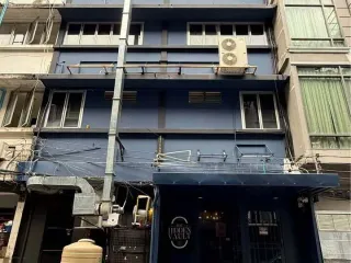 For rent 5 bedrooms retail Space in Watthana, Bangkok