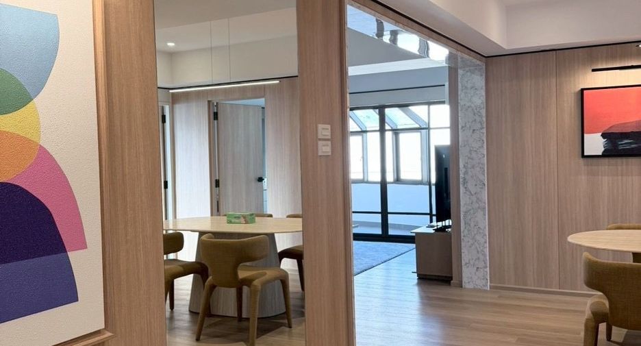 For rent 3 bedrooms condo in Watthana, Bangkok