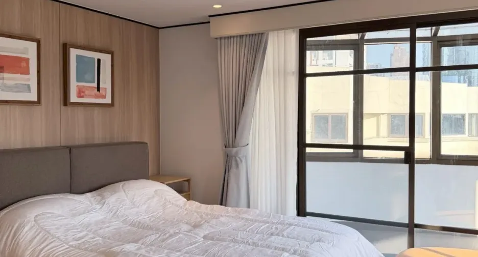 For rent 3 bedrooms condo in Watthana, Bangkok