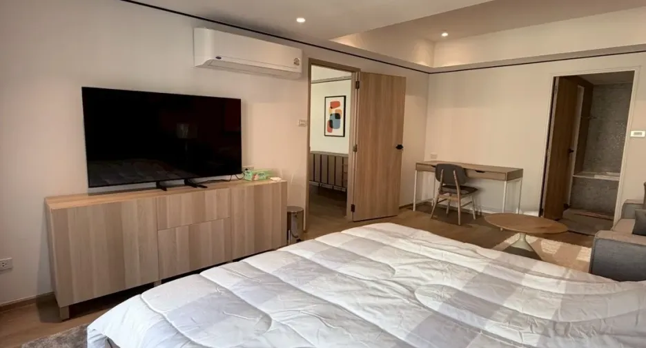 For rent 3 bedrooms condo in Watthana, Bangkok