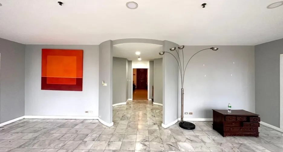 For rent 4 bedrooms condo in Watthana, Bangkok