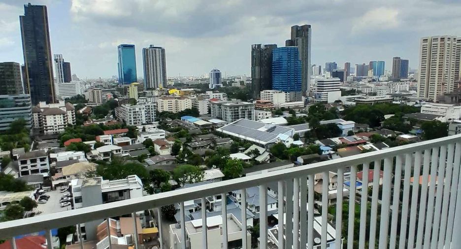 Wohnung zur Miete mit 2 Zimmer in Watthana, Bangkok
