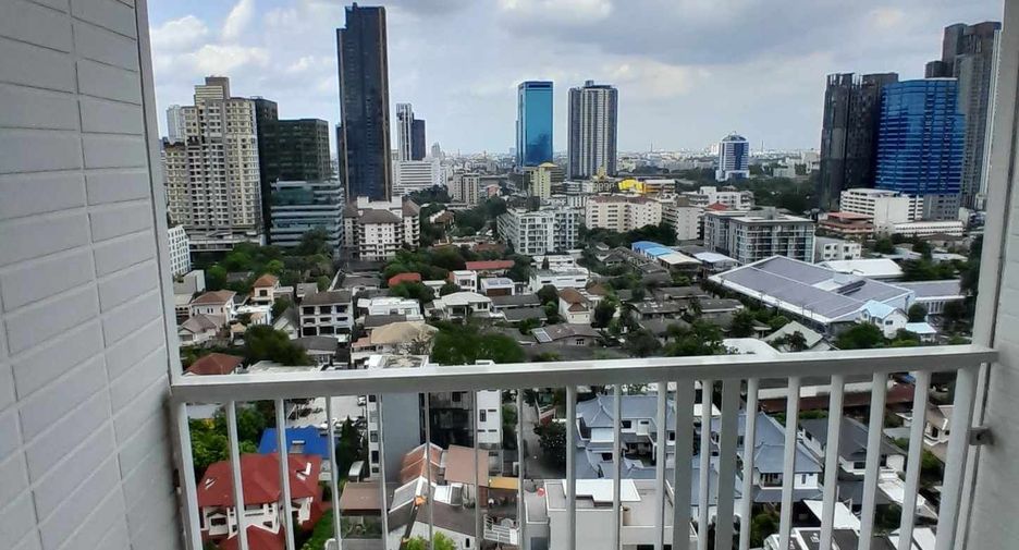 Wohnung zur Miete mit 2 Zimmer in Watthana, Bangkok