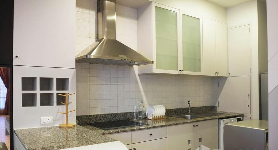 For rent 3 bedrooms condo in Khlong Toei, Bangkok