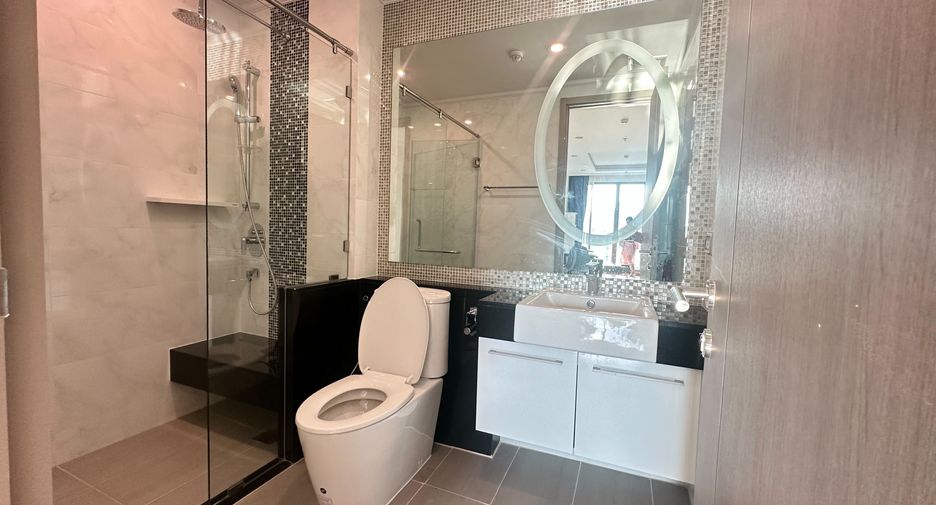 For rent 2 bedrooms condo in Watthana, Bangkok