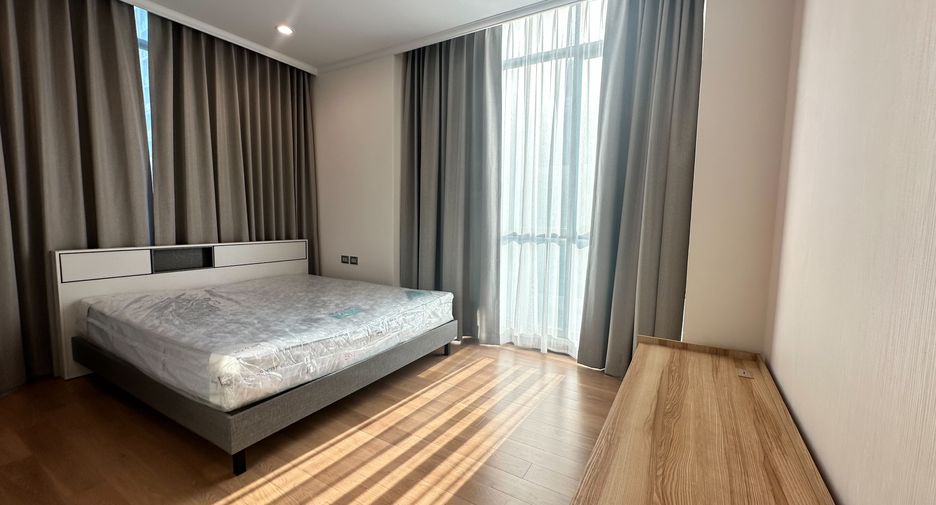 For rent 2 bedrooms condo in Watthana, Bangkok
