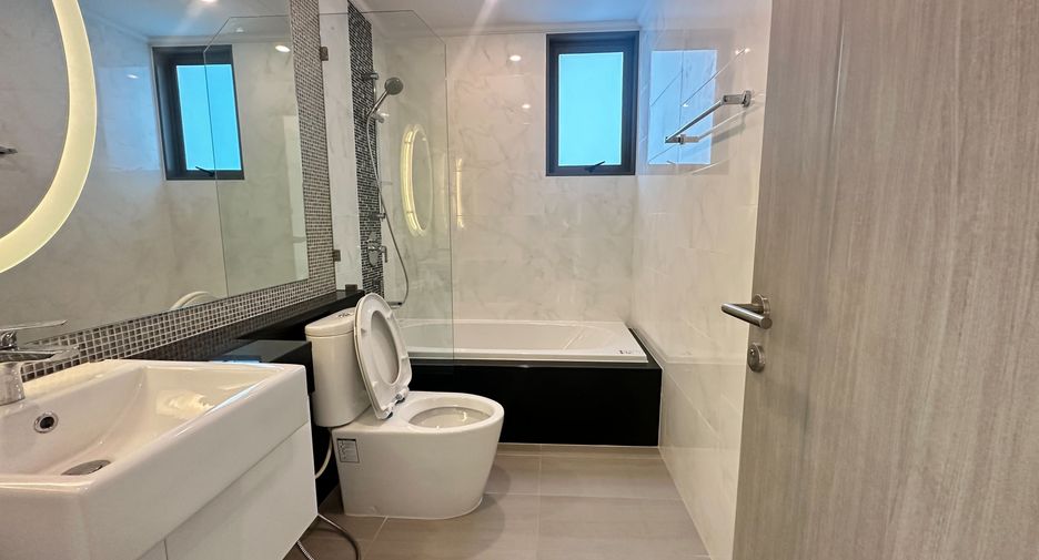 For rent 2 bedrooms condo in Watthana, Bangkok