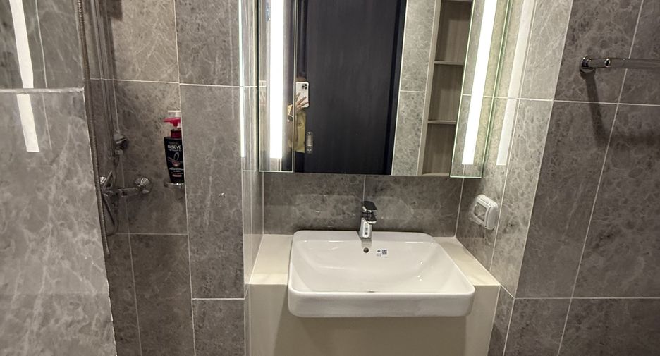 For rent 1 bed condo in Phaya Thai, Bangkok