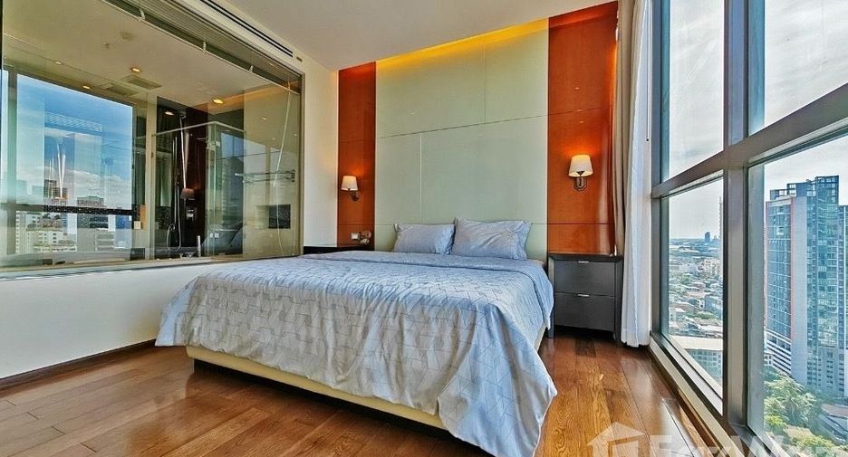 For rent 2 bedrooms condo in Khlong Toei, Bangkok