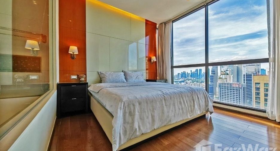For rent 2 bedrooms condo in Khlong Toei, Bangkok