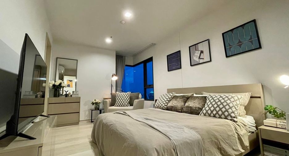 For rent 2 bedrooms condo in Pathum Wan, Bangkok