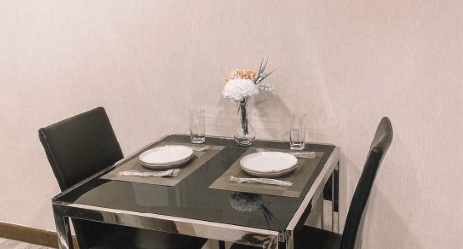 For rent 2 bedrooms condo in Watthana, Bangkok