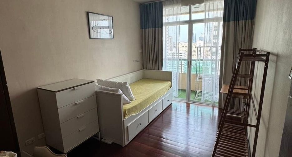 For rent 2 bedrooms condo in Watthana, Bangkok