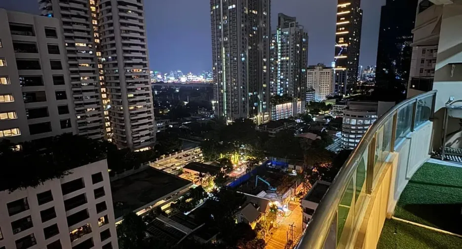 For rent 2 bedrooms condo in Watthana, Bangkok