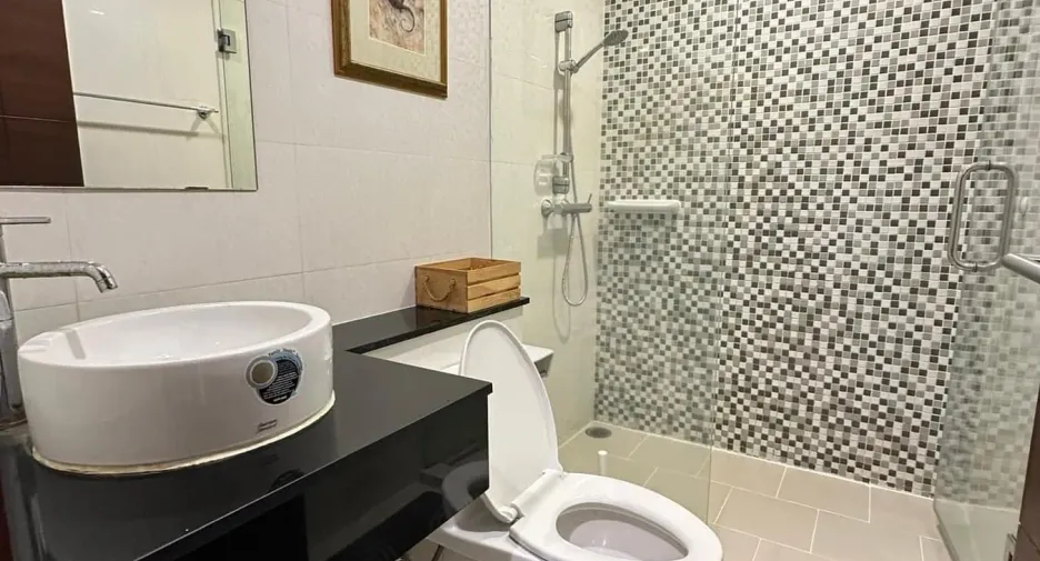 For rent 2 bedrooms condo in Watthana, Bangkok