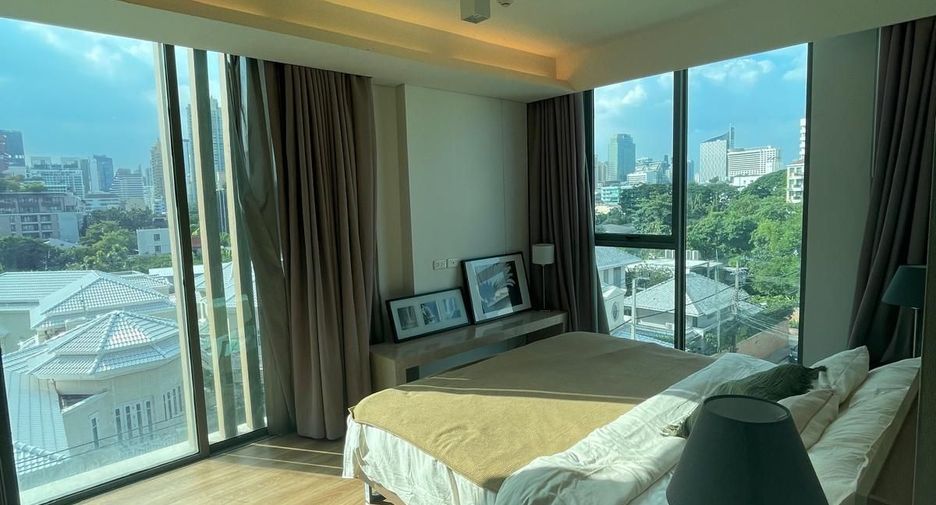 For rent 2 bedrooms condo in Watthana, Bangkok