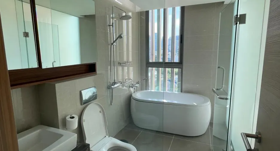 For rent 2 bedrooms condo in Watthana, Bangkok