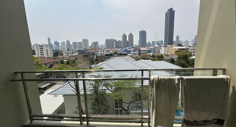For rent 2 bedrooms condo in Watthana, Bangkok