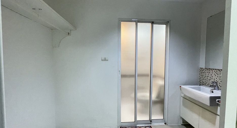 For rent 2 bedrooms condo in Ratchathewi, Bangkok