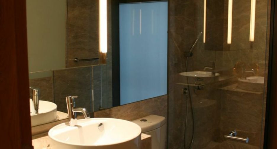 For rent 2 bedrooms condo in Sathon, Bangkok