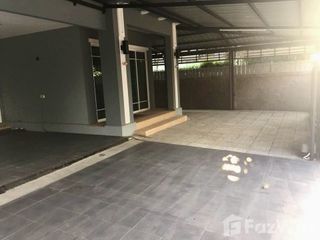 Casa en alquiler de 3 habitaciones en Lat Krabang, Bangkok