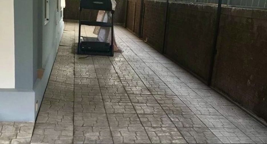 For rent 3 bedrooms house in Lat Krabang, Bangkok