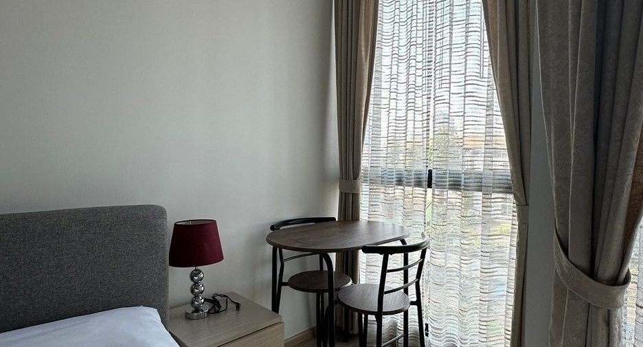For rent studio condo in Phra Khanong, Bangkok
