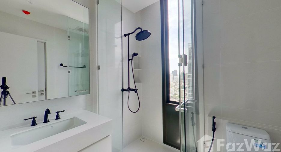 For rent 2 bedrooms condo in Pathum Wan, Bangkok
