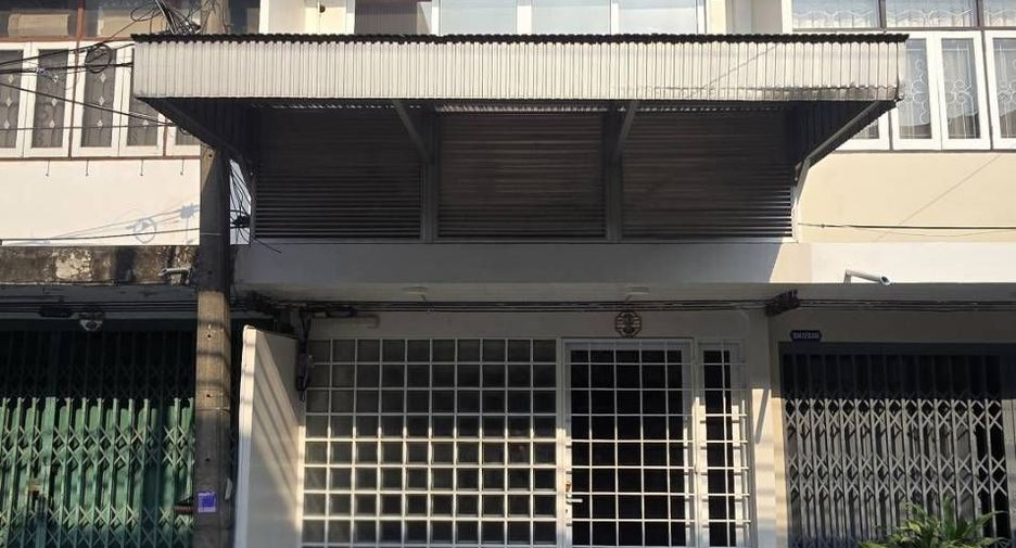 出租 2 卧室 联排别墅 在 Yan Nawa, 曼谷