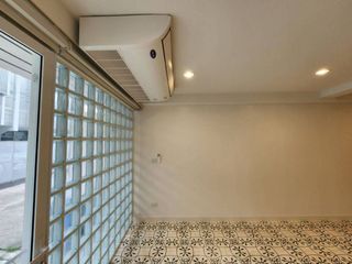 For rent 2 bedrooms townhouse in Yan Nawa, Bangkok