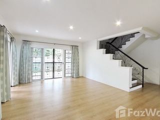 Haus zur Miete mit 4 Zimmer in Watthana, Bangkok