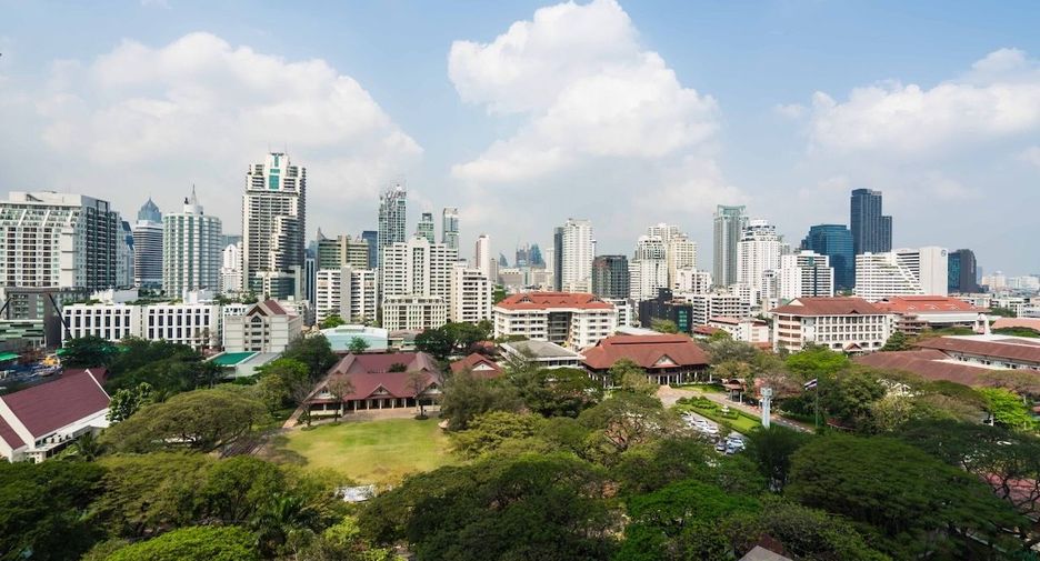 For rent 2 bedrooms condo in Watthana, Bangkok