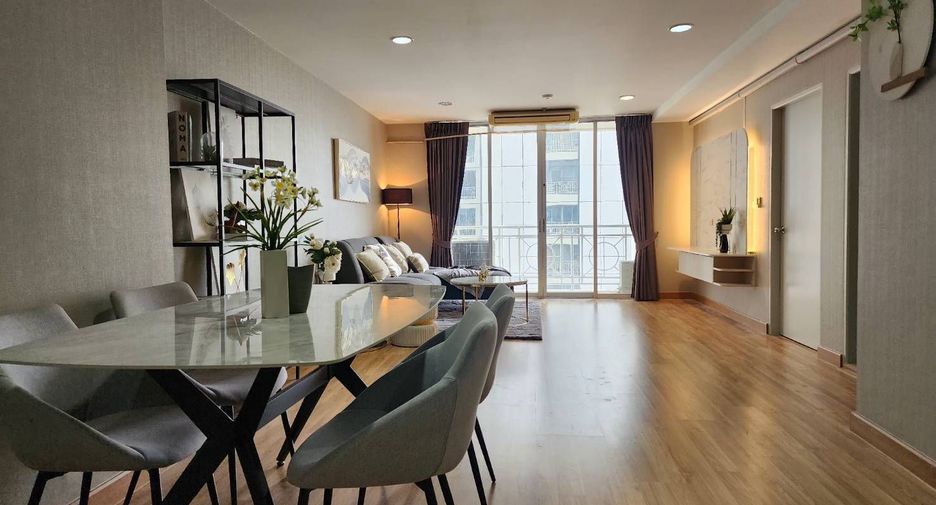For rent 2 ベッドルーム condo in Watthana, Bangkok