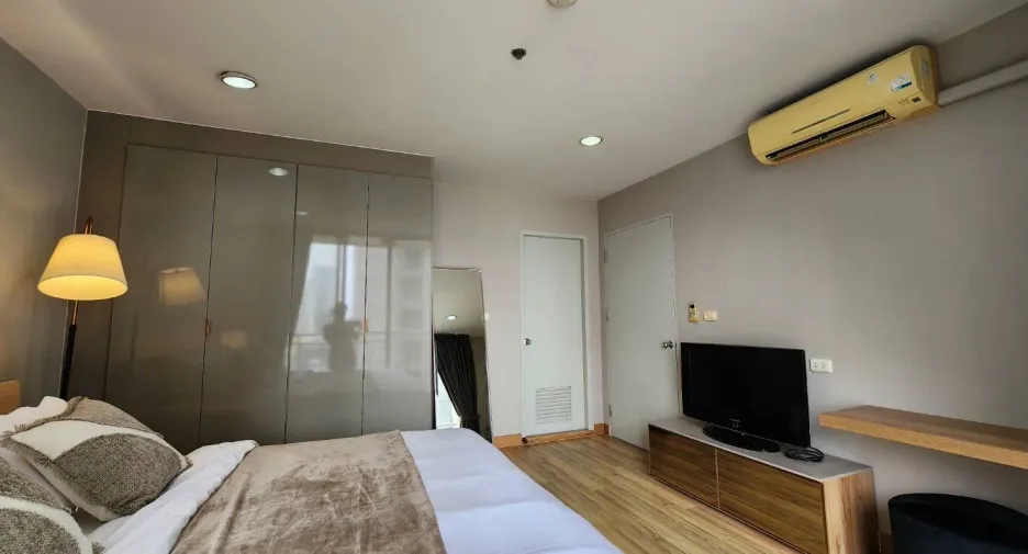 For rent 2 ベッドルーム condo in Watthana, Bangkok