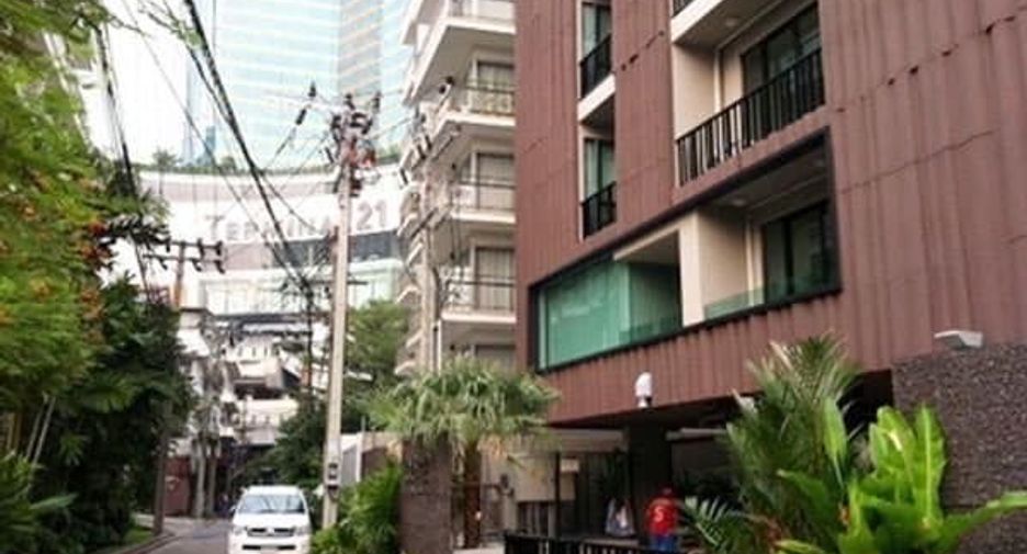 For rent 2 bedrooms condo in Khlong Toei, Bangkok