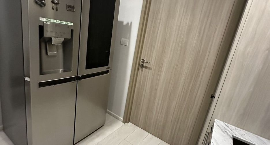 Wohnung zur Miete mit 2 Zimmer in Pathum Wan, Bangkok