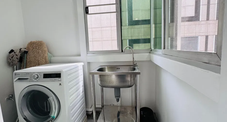 Wohnung zur Miete mit 2 Zimmer in Pathum Wan, Bangkok