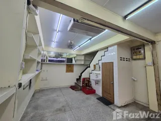 For rent 2 bedrooms retail Space in Samphanthawong, Bangkok
