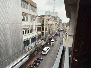 For rent 2 bedrooms retail Space in Samphanthawong, Bangkok