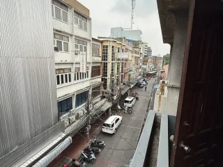 For rent 2 bedrooms retail Space in Samphanthawong, Bangkok
