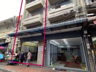 For rent 2 bedrooms retail Space in Samphanthawong, Bangkok