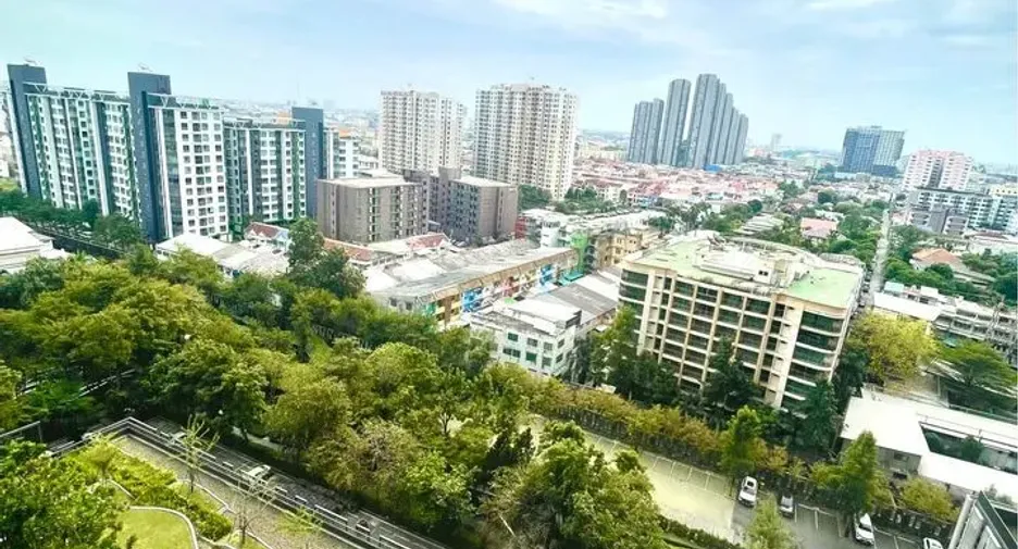 For rent 2 bedrooms condo in Bang Na, Bangkok