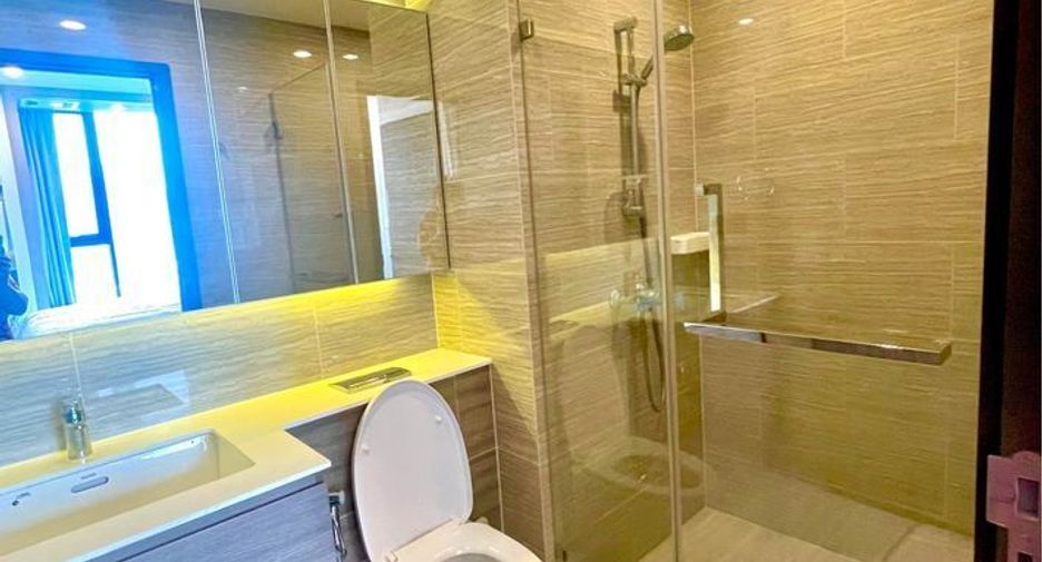 For rent 2 bedrooms condo in Bang Na, Bangkok