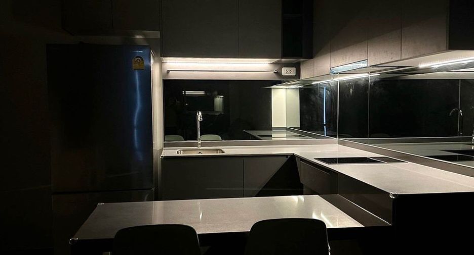 For rent 1 bed condo in Bang Rak, Bangkok