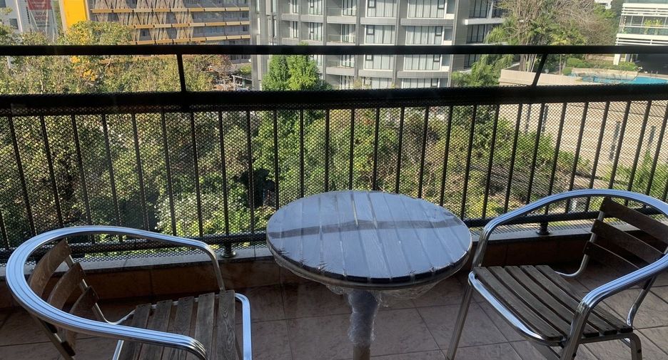 For rent 3 bedrooms condo in Sathon, Bangkok