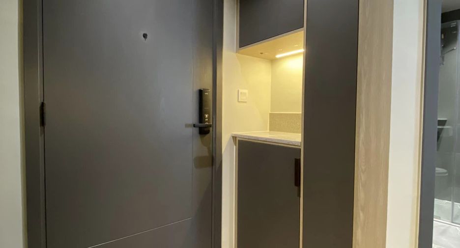 Wohnung zur Miete mit 1 Zimmer in Bang Rak, Bangkok