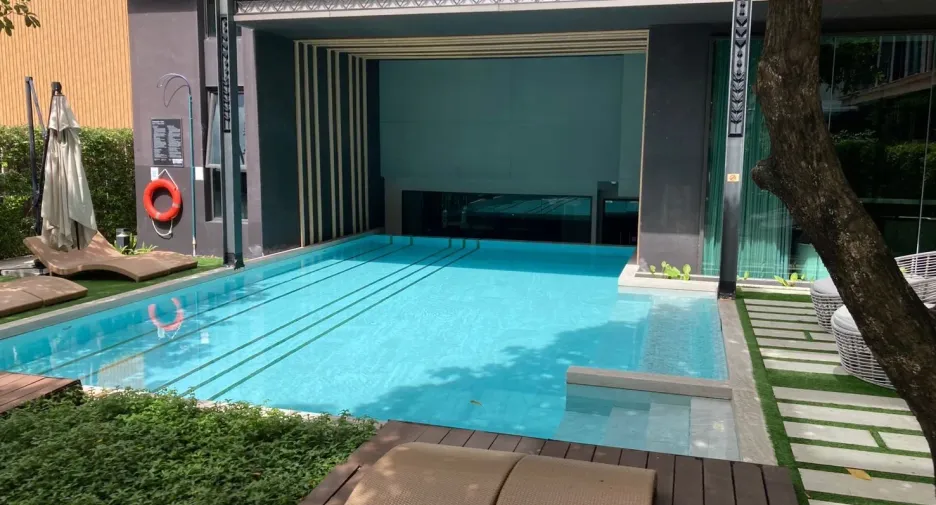 Condo en alquiler de 1 habitaciones en Khlong Toei, Bangkok