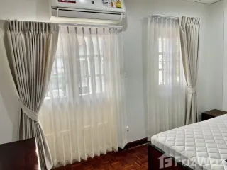 For rent 2 bedrooms townhouse in Bang Na, Bangkok