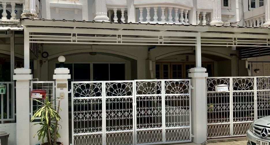 For rent 2 bedrooms townhouse in Bang Na, Bangkok