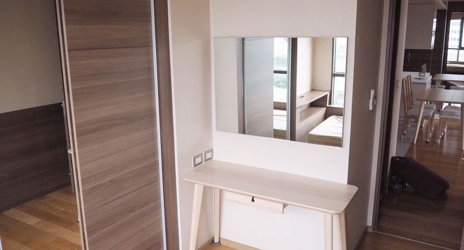 For rent 2 bedrooms condo in Sathon, Bangkok